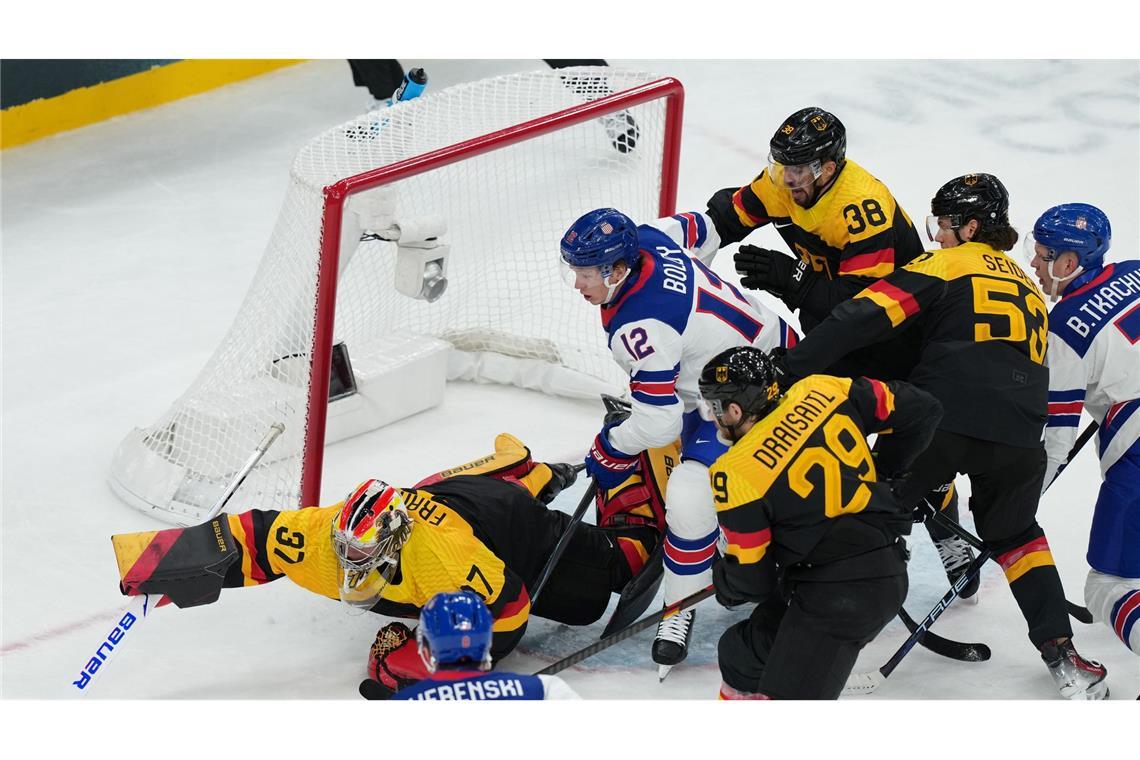 Grubauer-Vertreter Maximilian Franzreb konnte die Niederlage auch nicht verhindern