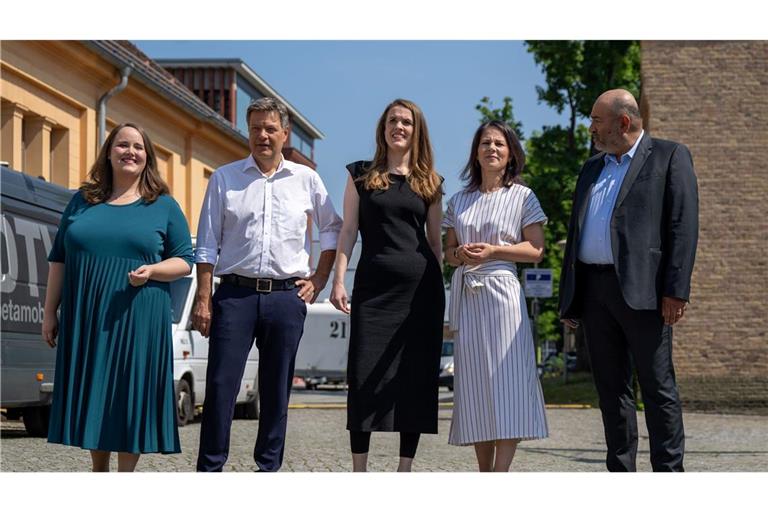 Grüne Spitzentruppe in Potsdam: Ricarda Lang (l-r), Robert Habeck, Terry Reintke, Annalena Baerbock und Omid Nouripour.
