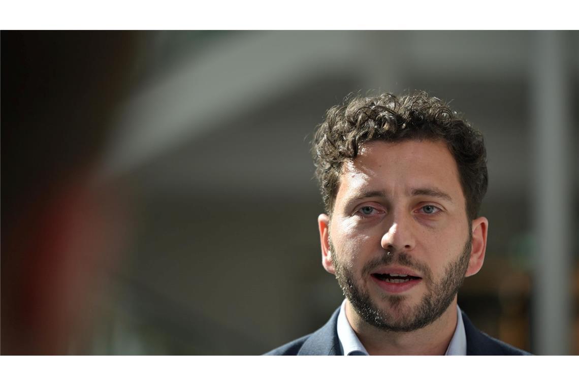 Grüne und Linke: Merz "Stadtbild"-Spruch fatal Grünen-Chef Felix Banaszak übte heftige Kritik. (Archivfoto)