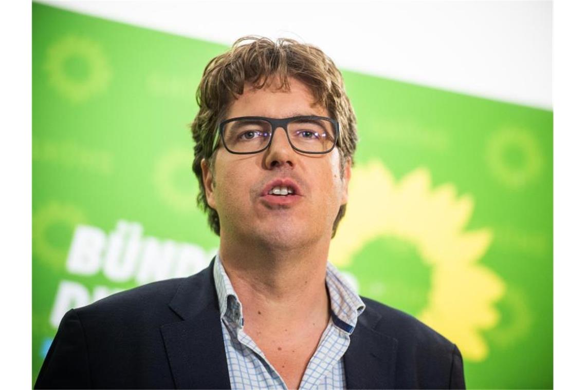 Grüne wehren sich: „Kleinigkeiten aufgebauscht“ Grünen-Geschäftsführer Michael Kellner: Manöverkritik machen wir intern. Foto: Arne Immanuel Bänsch/dpa