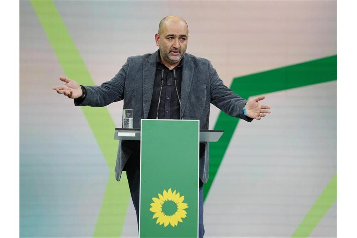 Lang und Nouripour zum neuen Grünen-Spitzenduo gewählt Grünen-Politiker Omid Nouripour löst Robert Habeck als Parteivorsitzenden ab. Foto: Kay Nietfeld/dpa