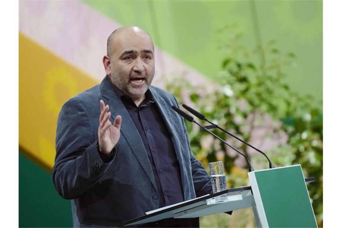 Grünenpolitiker Omid Nouripour spricht beim Bundesparteitag von Bündnis 90/Die Grünen. Foto: Kay Nietfeld/dpa