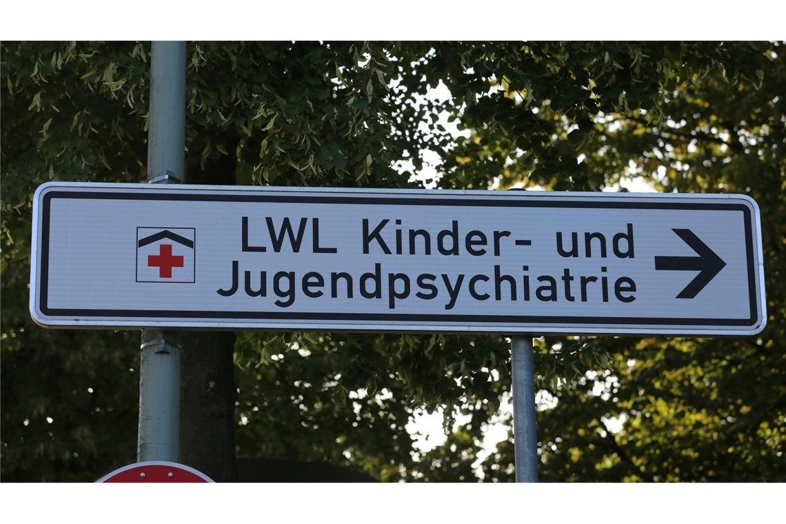 Grund für den Unterbringungsbeschluss war nach dpa-Informationen, dass die 13-Jährige islamistische Gewaltfantasien geäußert hatte.