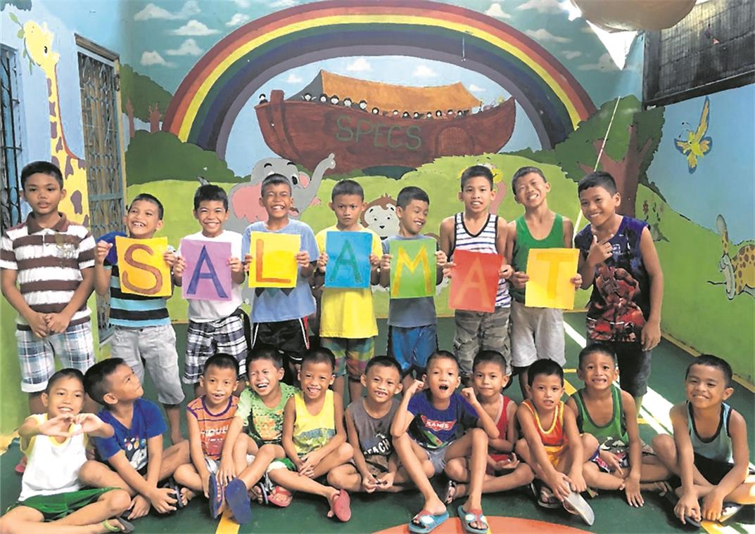 Antwort auf Not und Elend in Manila Gruß aus Manila an die Spender in Deutschland: „Salamat“ ist das philippinische Wort für „Danke“.