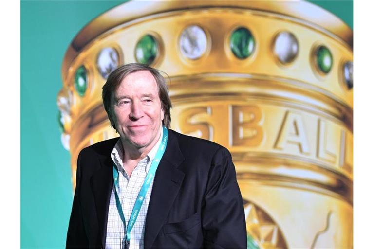 Günter Netzer kann mittlerweile auch mal ohne Fußball. Foto: Hendrik Schmidt