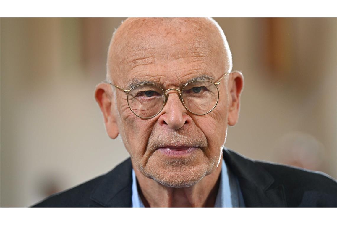 Günter Wallraff unterstützt die grüne Oberbürgermeister-Kandidatin Berivan Aymaz. (Archivbild)