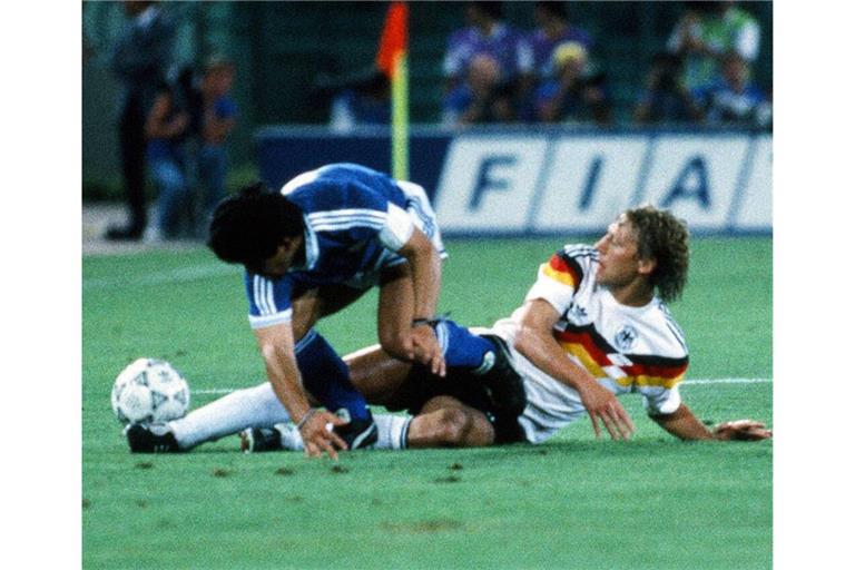 Guido Buchwald stellt im WM-Finale 1990 Maradona in den Schatten.