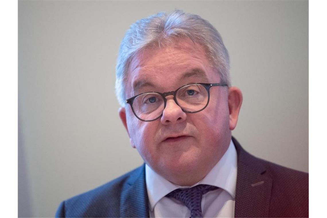 Minister Wolf begrüßt Kopftuch-Entscheidung aus Karlsruhe