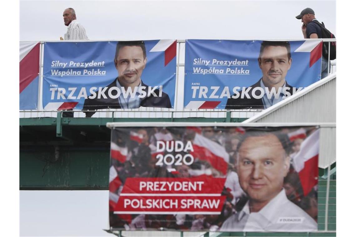 Wahlkrimi in Polen: Das Rennen zwischen Duda und Trzaskowski Gut 30 Millionen Menschen sind in Polen wahlberechtigt. Foto: Czarek Sokolowski/AP/dpa