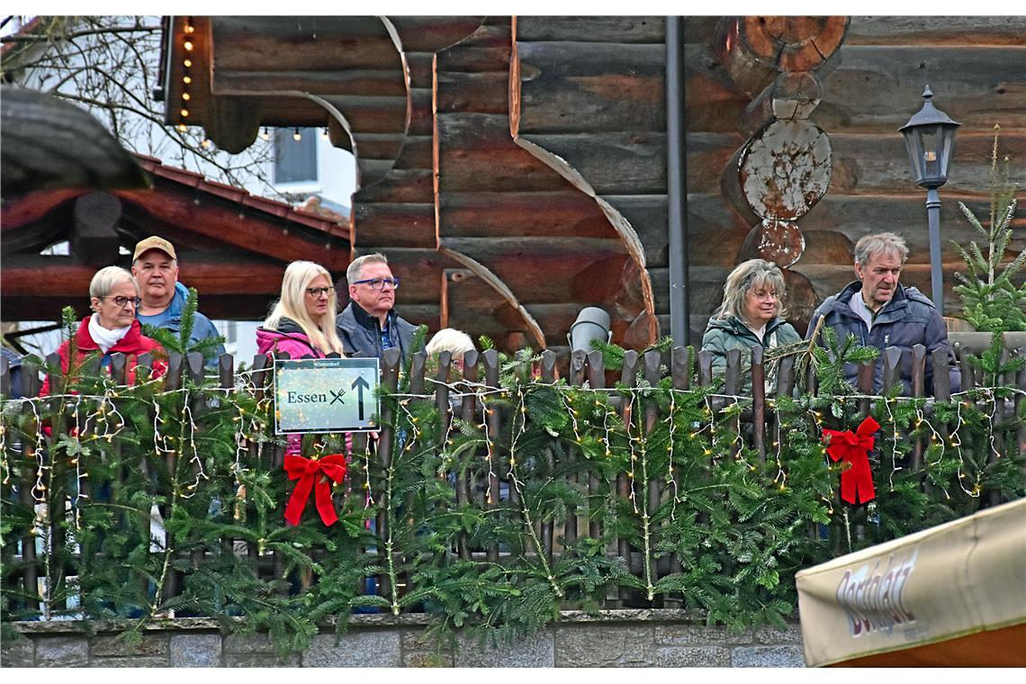 Gute Aussicht auf den Dorfplatz. 