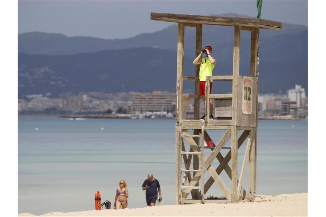 Gute Aussichten: Der Tourismusbeauftragte der Bundesregierung macht Hoffnung auf Sommerurlaub - zumindest innerhalb Europas. (Bild aus Mallorca). Foto: Clara Margais/dpa