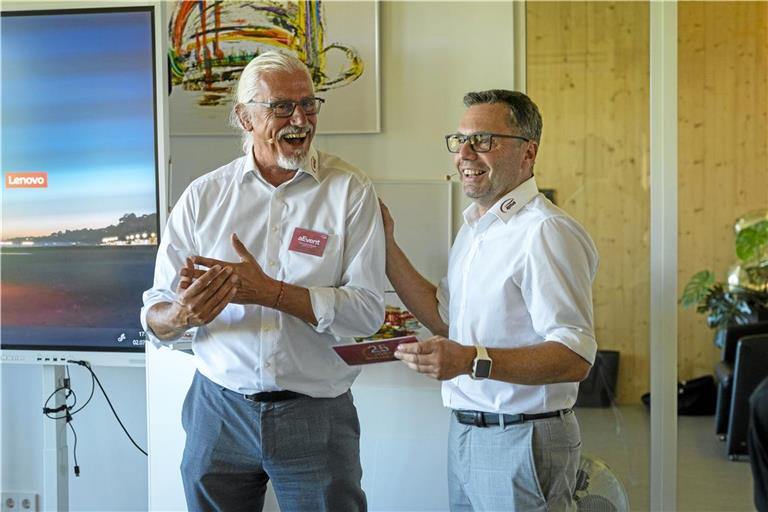 Gute Laune beim Jubiläum: Reinhard Mayer (links) und Markus Bauer haben die Firma Aptus 2001 gegründet. Der dritte Gründer Andreas Altvater ist 2008 ausgestiegen. Foto: privat