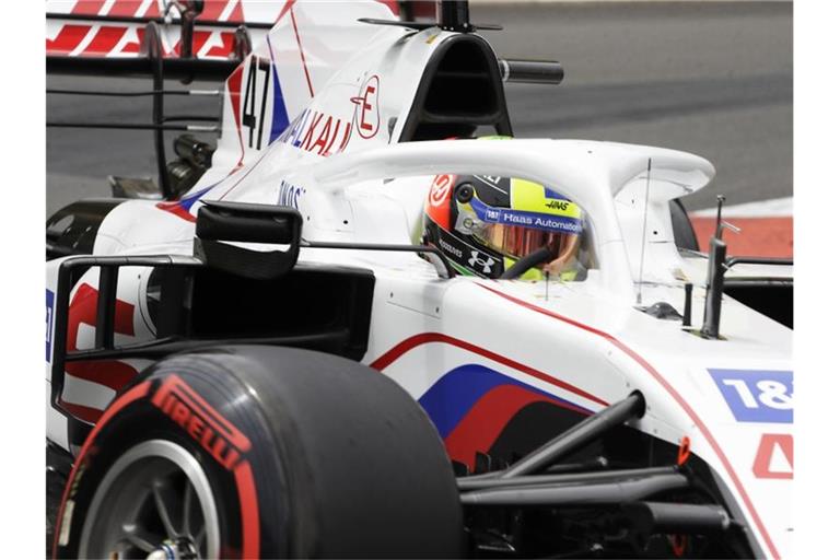 Haas-Pilot Mick Schumacher hatte im Training einen Unfall. Foto: Luca Bruno/AP/dpa