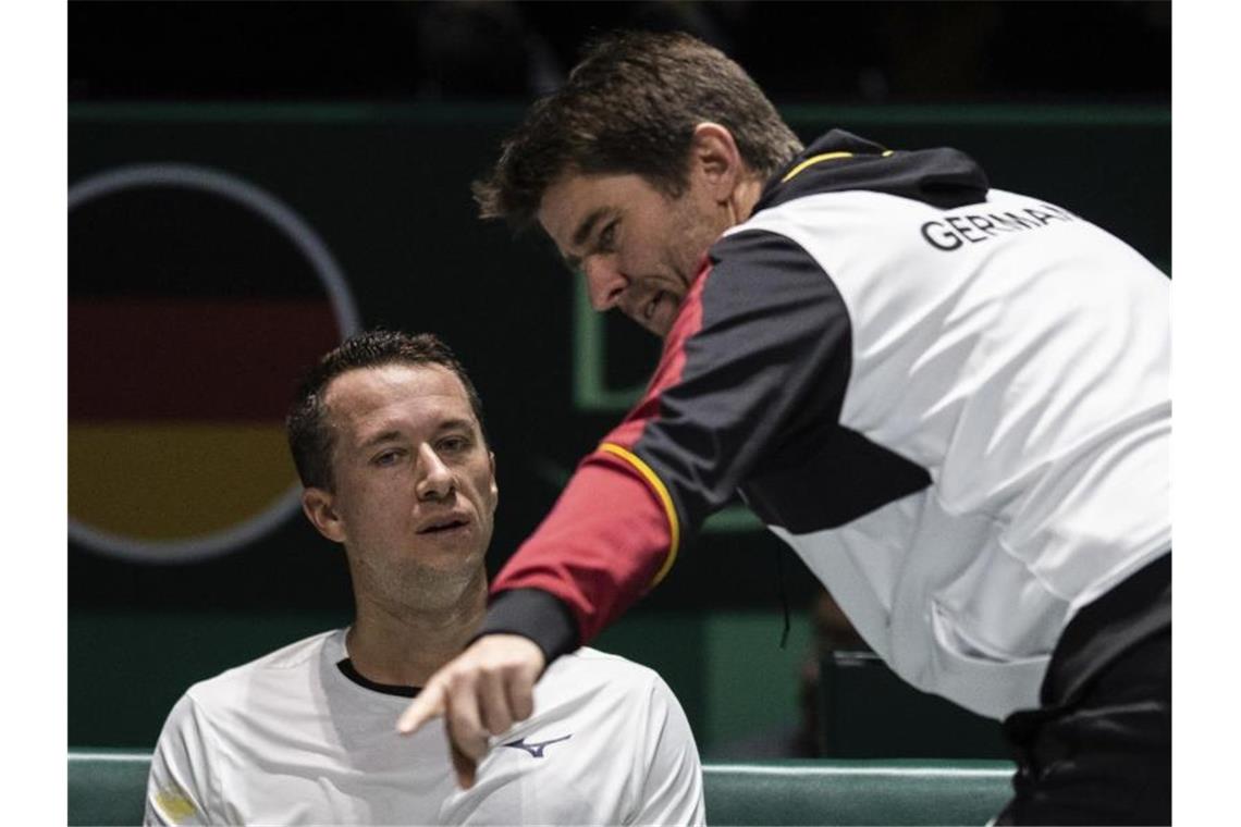 Haben das Davis-Cup-Viertelfinale im Blick: Teamkapitän Michael Kohlmann (r) und Philipp Kohlschreiber. Foto: Bernat Armangue/AP/dpa