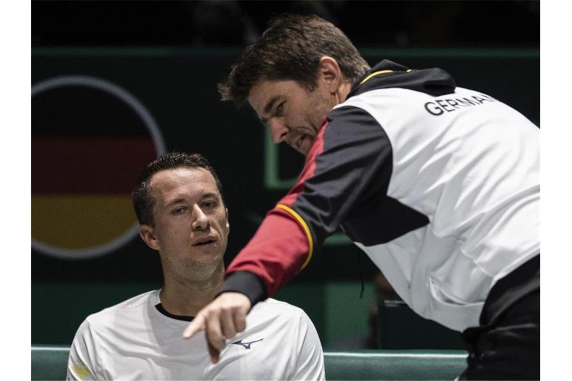Davis-Cup-Team will gegen Chile in die K.o.-Runde Haben das Davis-Cup-Viertelfinale im Blick: Teamkapitän Michael Kohlmann (r) und Philipp Kohlschreiber. Foto: Bernat Armangue/AP/dpa
