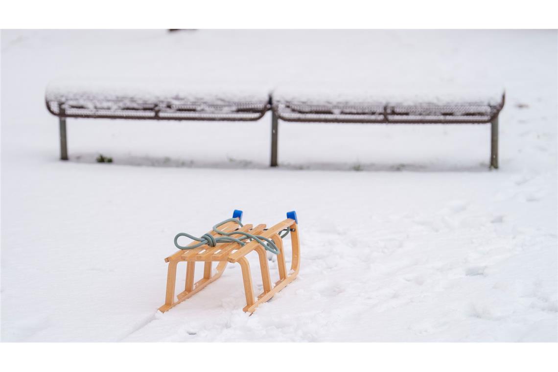 Händler melden eine deutlich höhere Nachfrage nach Produkten wie Schlitten. (Symbolbild)