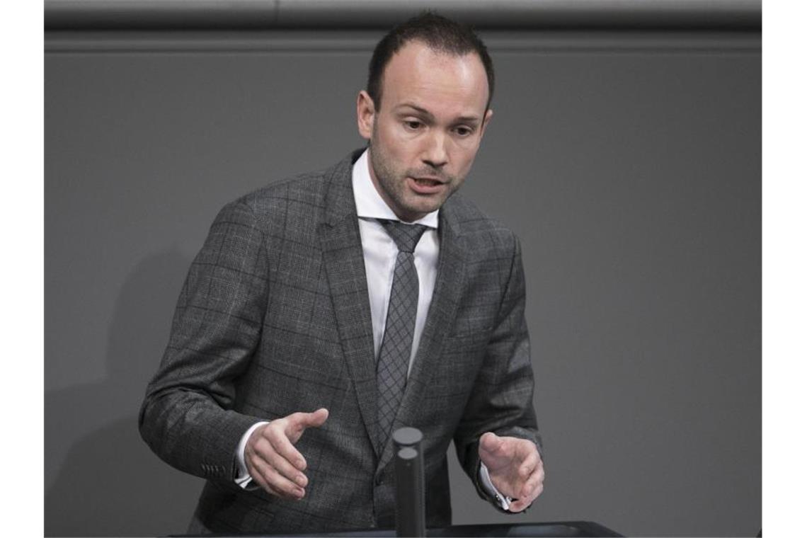 Weiterer Abgeordneter in Maskengeschäft involviert