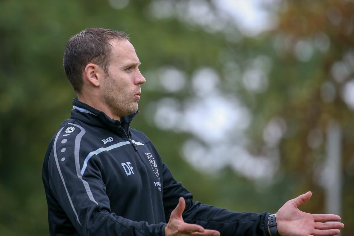 SGOS auf dem Weg zum Durchmarsch Hätte mit Oppenweiler/Strümpfelbach nicht viel besser machen können: Trainer Daniel Funk, der mit seiner Elf die Tabelle anführt. Foto: A. Becher