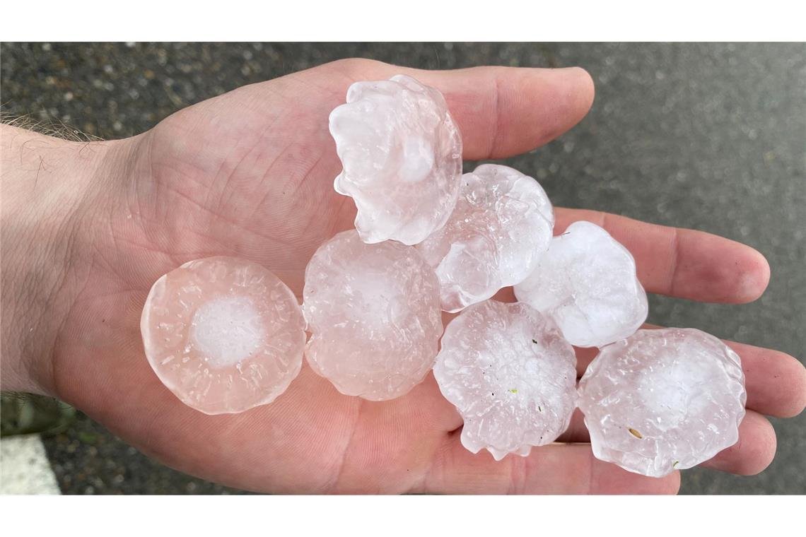 Hagel in Tennisball-Größe droht Hagel gab es in einigen Gebieten bereits am Sonntag – es könnte noch schlimmer kommen.