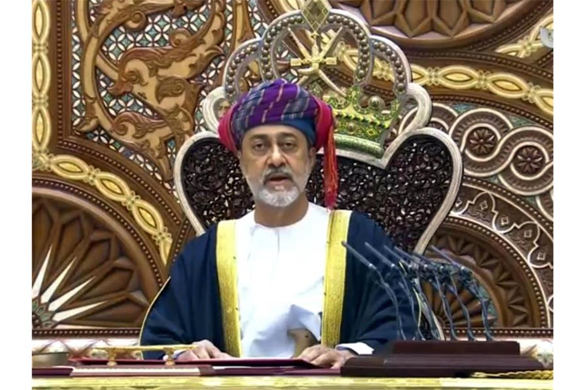 Omanischer Sultan Kabus gestorben - Cousin neuer Herrscher Haitham bin Tarik al Said ist neuer Sultan von Oman. Foto: -/Oman TV/AP/dpa