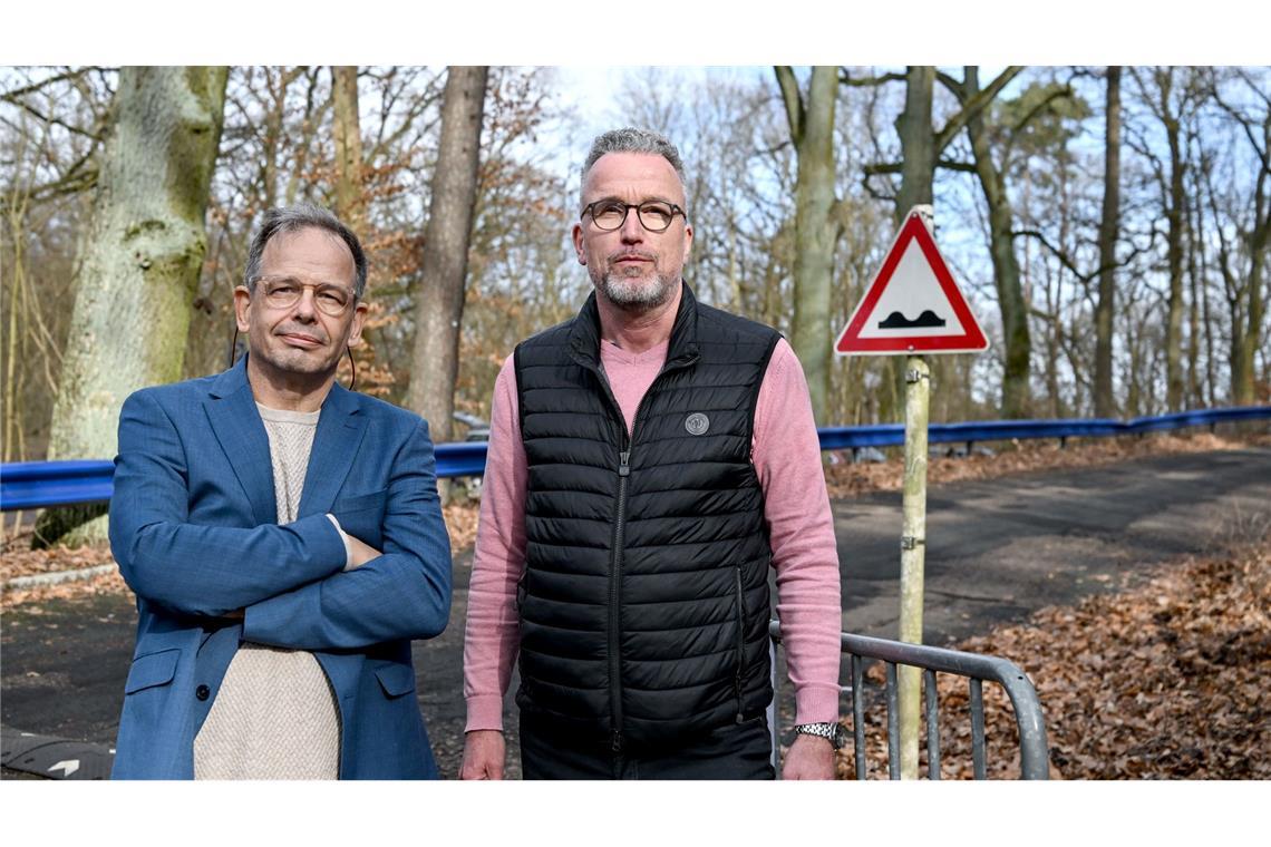 Hajo Seppelt und Jörg Mebus (r) wurde für die Pressekonferenz im Müggelturm nicht zugelassen (Archivbild)