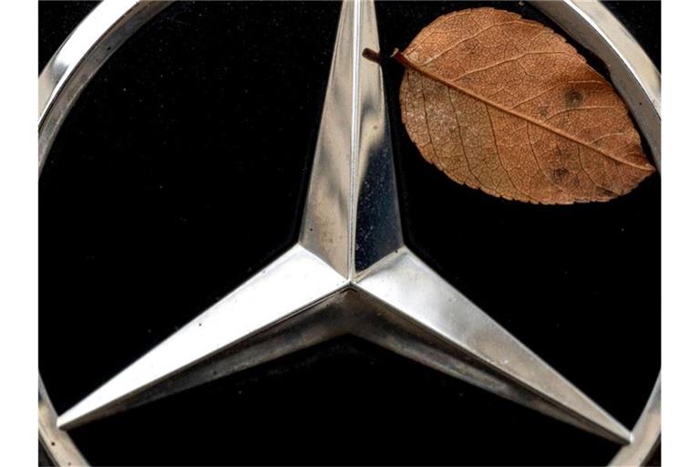 Halbleiter werden nach Einschätzung von Daimler-Vorstandschef Ola Källenius auch im gesamten kommenden Jahr knapp bleiben. Foto: Marijan Murat/dpa
