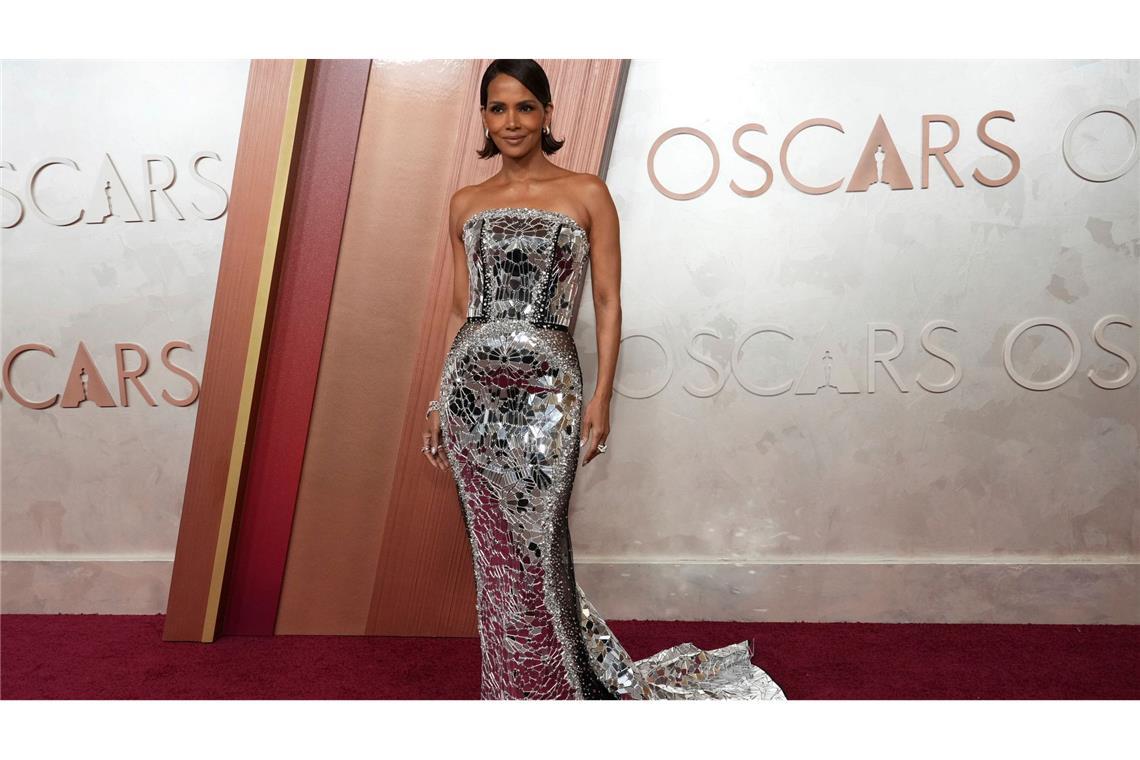 Späte Revanche: Halle Berry küsst Adrien Brody auf den Mund