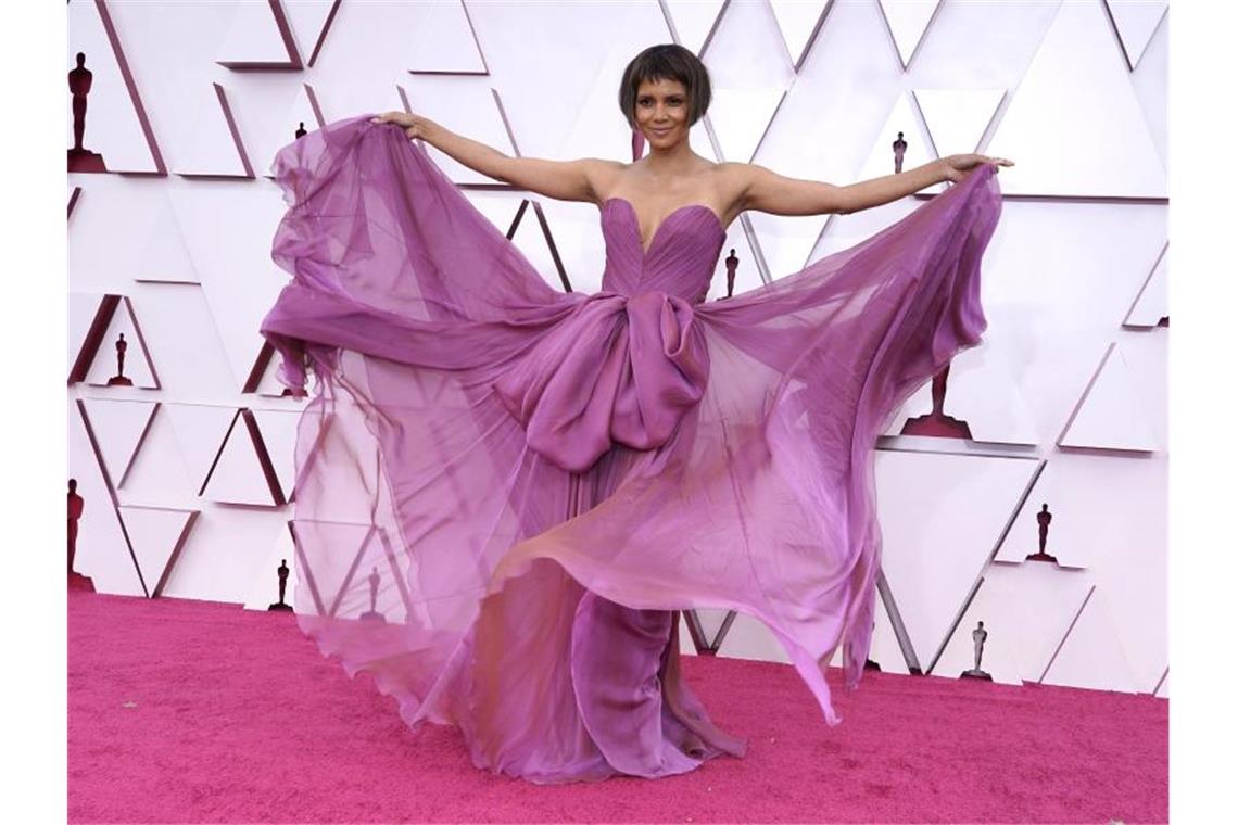 Trotz Corona: Oscar-Stars und Glamour auf dem roten Teppich