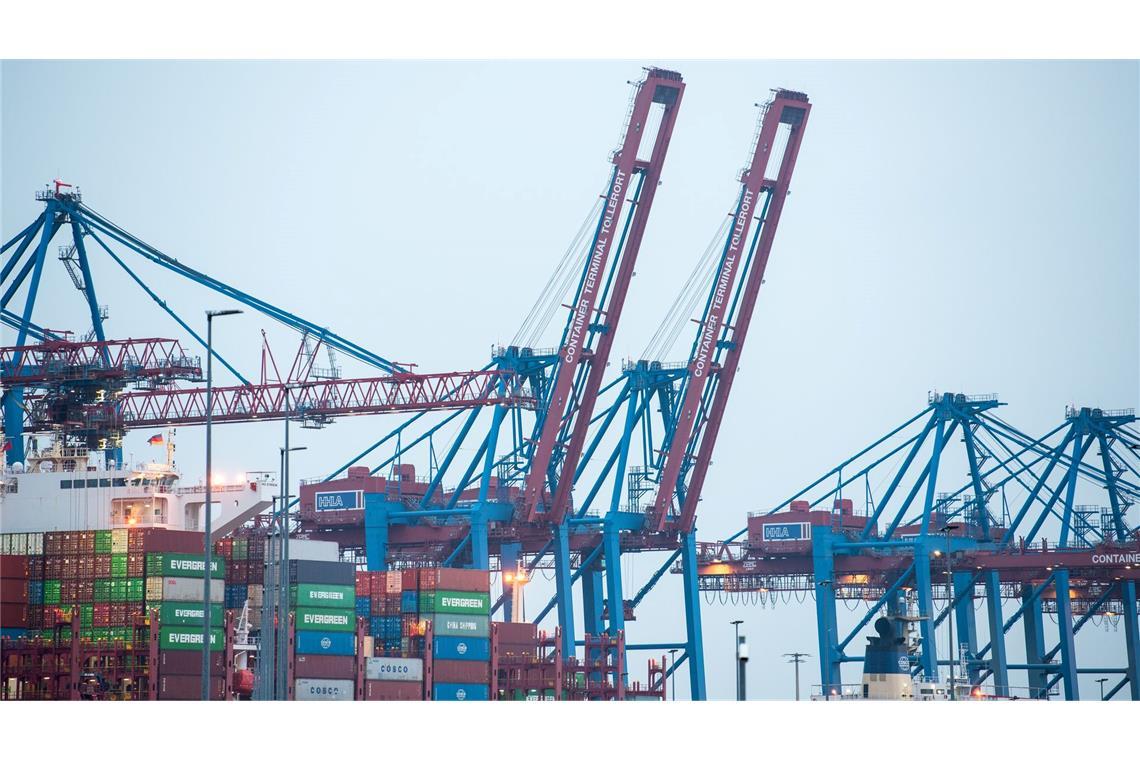 Ausland kann Standort Deutschland viel Positives abgewinnen Hamburger Hafen: Der Standort Deutschland steht in der Kritik. (Archivbild)