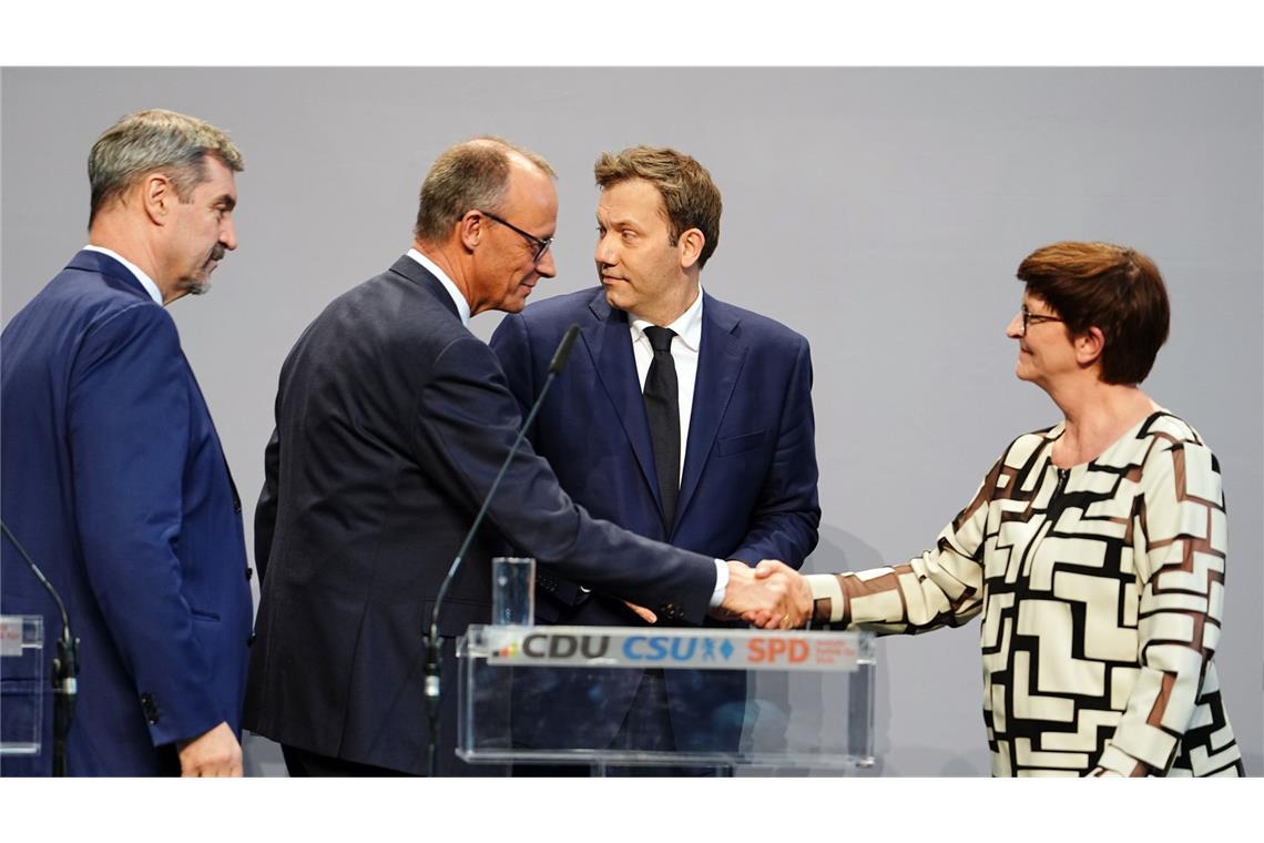 Viel Staatstragendes und etwas Humor Hand drauf: Die Spitzen der kommenden Koalition bei der Vorstellung des Koalitionsvertrags.
