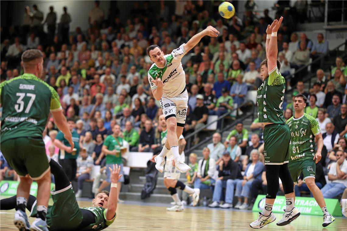 Handball, HC Oppenweiler/Backnang, Rückspiel beim HC Eintracht Hildesheim und Ju...
