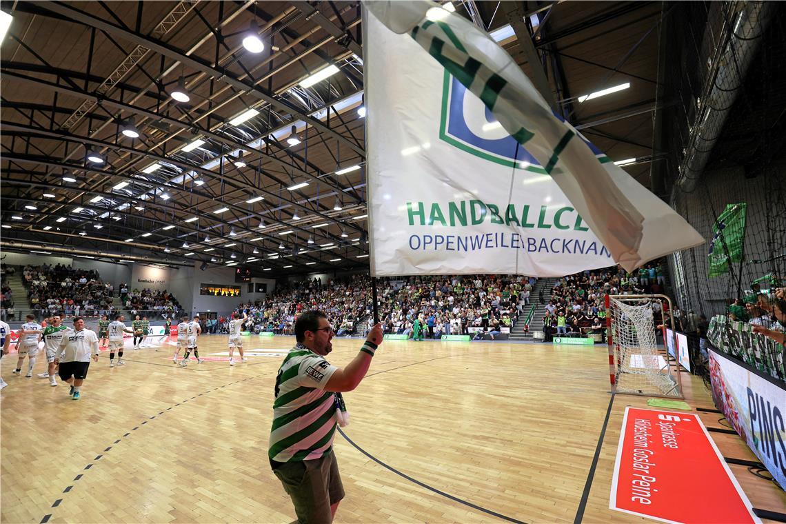 Handball, HC Oppenweiler/Backnang, Rückspiel beim HC Eintracht Hildesheim und Ju...