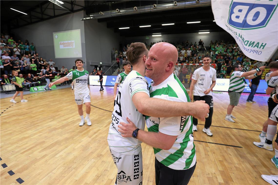 Handball, HC Oppenweiler/Backnang, Rückspiel beim HC Eintracht Hildesheim und Ju...