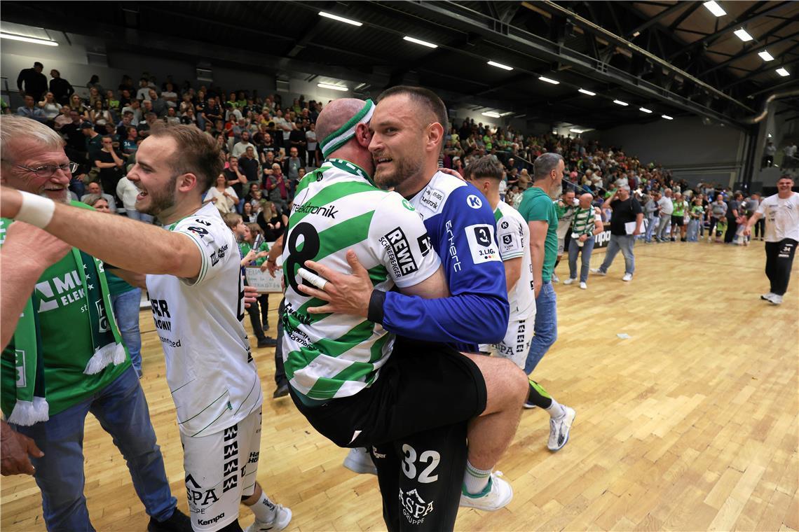 Handball, HC Oppenweiler/Backnang, Rückspiel beim HC Eintracht Hildesheim und Ju...
