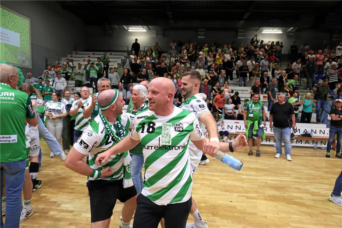 Handball, HC Oppenweiler/Backnang, Rückspiel beim HC Eintracht Hildesheim und Ju...