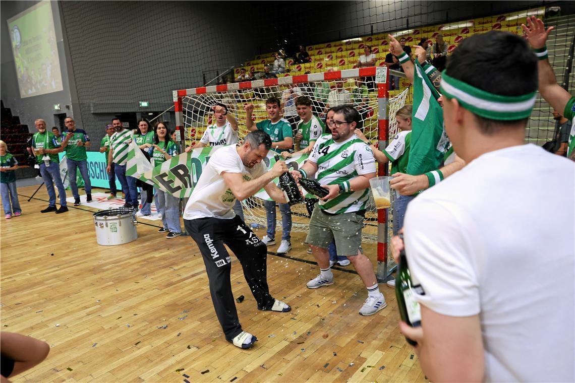 Handball, HC Oppenweiler/Backnang, Rückspiel beim HC Eintracht Hildesheim und Ju...