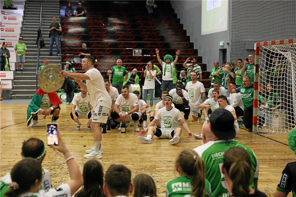 Handball, HC Oppenweiler/Backnang, Rückspiel beim HC Eintracht Hildesheim und Ju...
