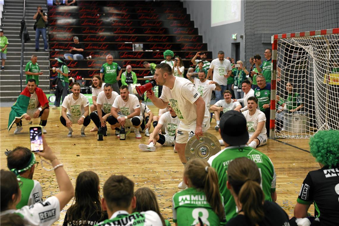 Handball, HC Oppenweiler/Backnang, Rückspiel beim HC Eintracht Hildesheim und Ju...