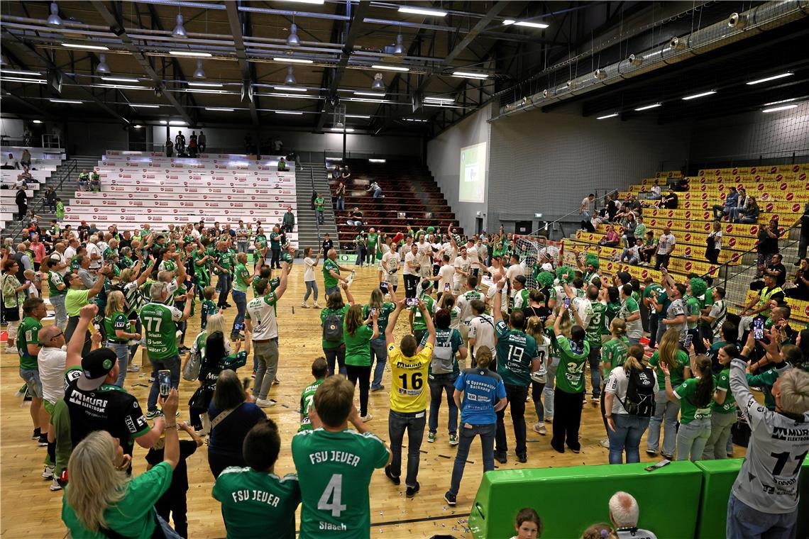 Handball, HC Oppenweiler/Backnang, Rückspiel beim HC Eintracht Hildesheim und Ju...