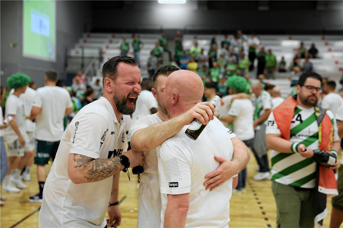 Handball, HC Oppenweiler/Backnang, Rückspiel beim HC Eintracht Hildesheim und Ju...