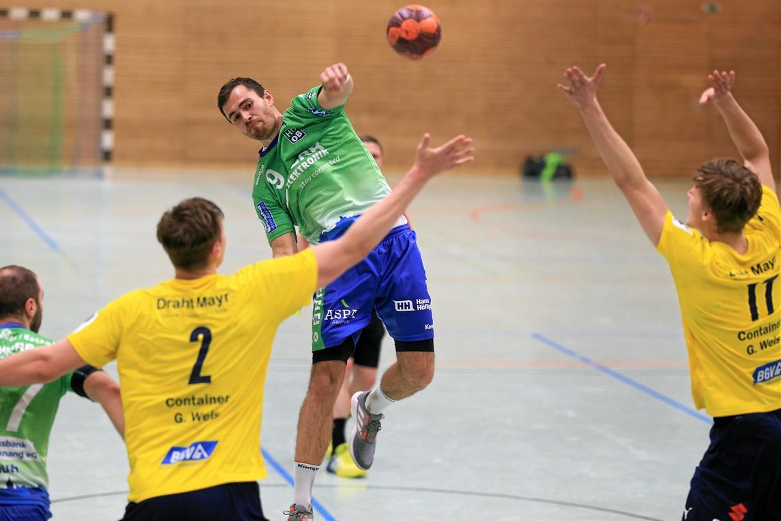 Handballer Ruben Sigle startet morgen mit dem HCOB in die Aufstiegsrunde. Foto: A. Becher
