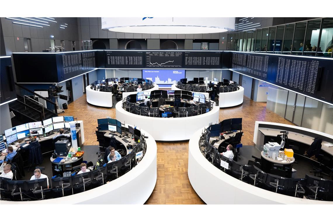 Dax übertrifft erstmals 24.000 Punkte Handelssaal der Deutschen Börse: Trotz vieler Krisen eilt der Dax von Rekord zu Rekord (Archivbild)