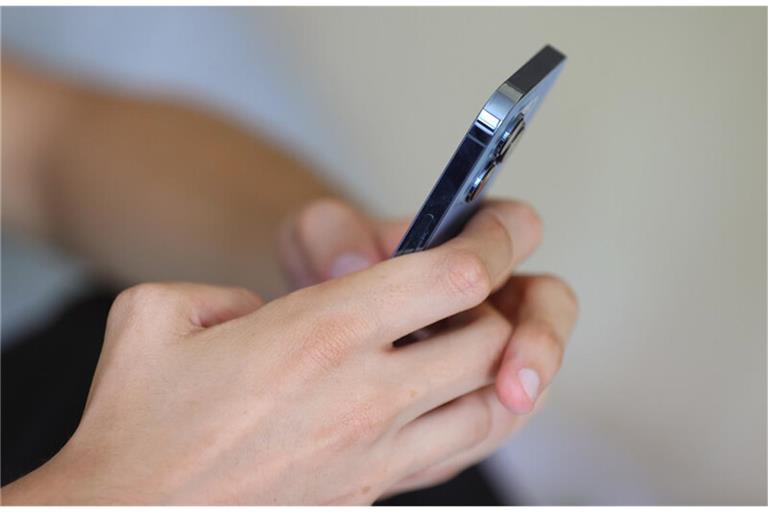 Handys sind ein schlechtes Erziehungsinstrument: Was dort zu besichtigen ist, inspiriert auch Kinder zu kriminellem Fehlverhalten.