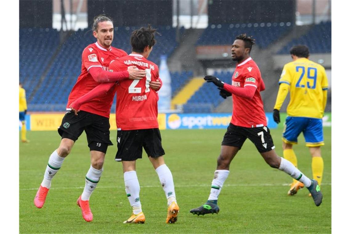 VfL Bochum nutzt HSV-Remis - Hannover gewinnt Derby