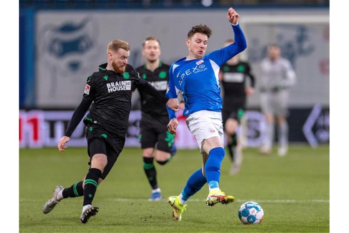Hamburger SV nur mit Remis - Sieg für Hannover Hannover bleibt im Duell mit Rostock siegreich. Foto: Jens Büttner/dpa-Zentralbild/dpa