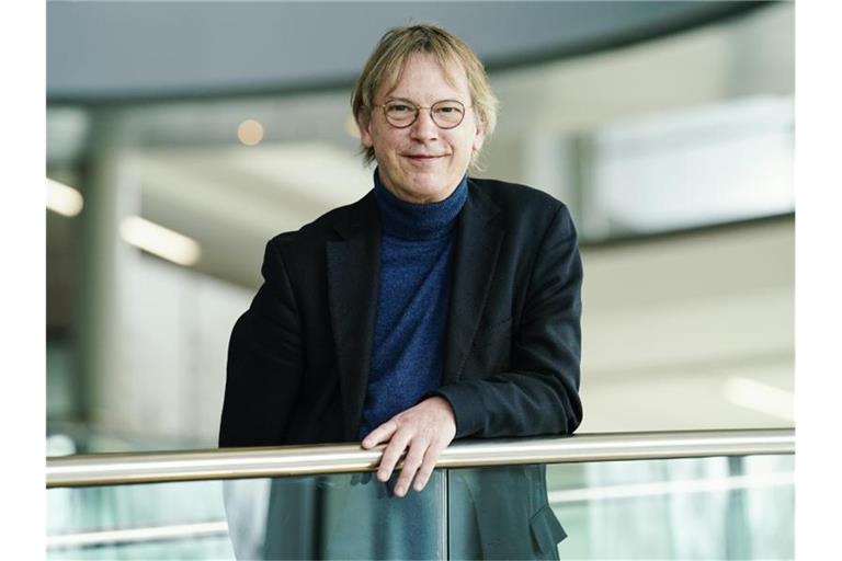 Hans-Georg Kräusslich ist Chefvirologe von der Universität Heidelberg. Foto: Uwe Anspach/dpa