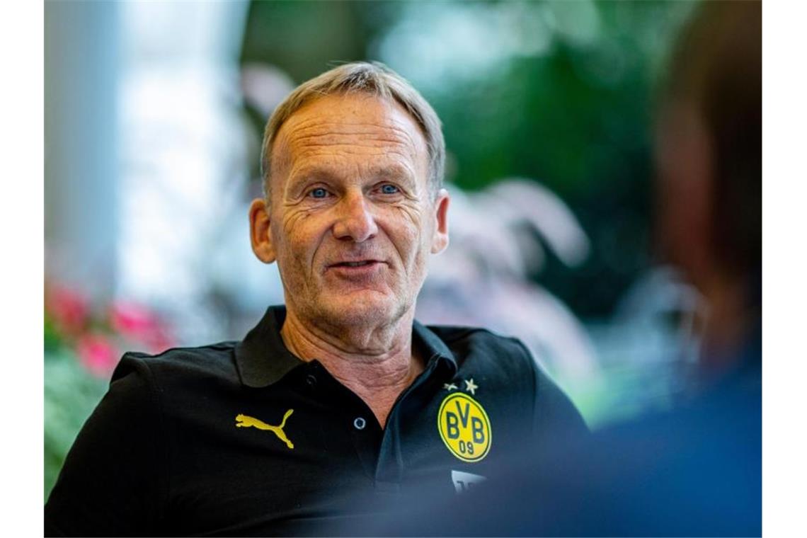 Hans-Joachim Watzke bleibt angesichts der Titel-Sprüche aus Richtung des FC Bayern gelassen. Foto: David Inderlied/dpa