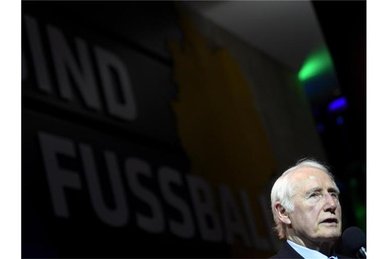 Hans Tilkowski im März 2017 bei der Verleihung des Integrationspreises im Fußballmuseum in Dortmund. Foto: Jonas Güttler/dpa