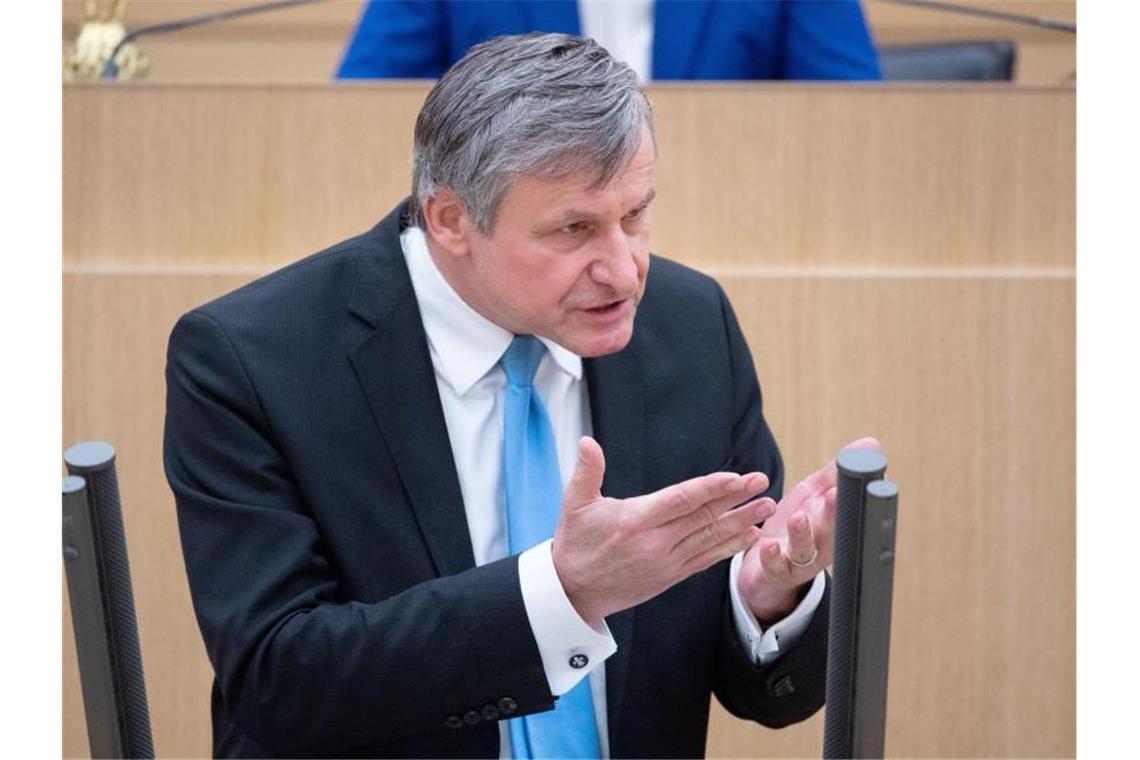 Kretschmann sieht „Damoklesschwert“: Opposition kritisiert Hans-Ulrich Rülke (FDP), Fraktionsvorsitzender der FDP, spricht. Foto: Marijan Murat/dpa/Archivbild