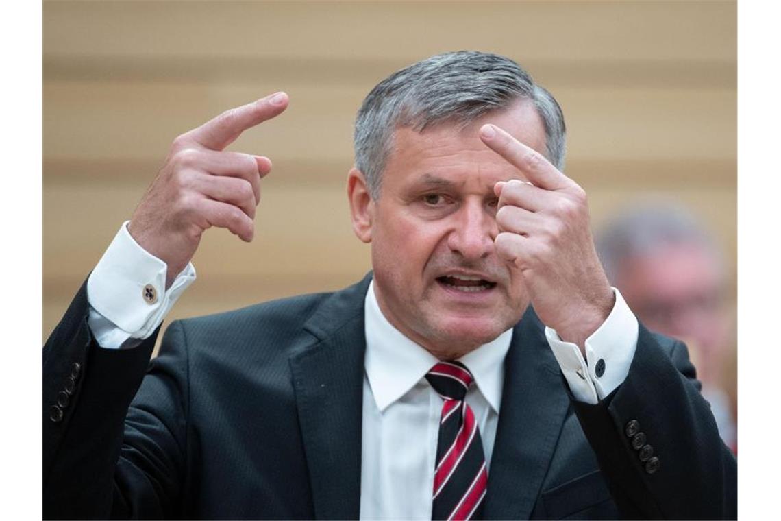 Rülke strebt nach Wahl Regierung aus CDU, SPD und FDP an Hans-Ulrich Rülke (FDP) gestikuliert. Foto: Marijan Murat/dpa
